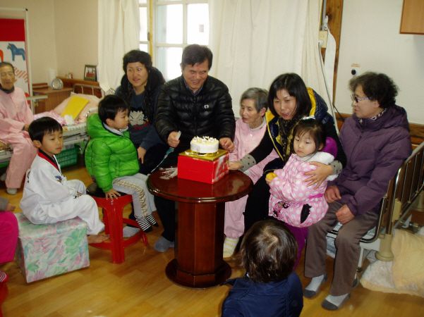 12년/2월 어르신 생신잔치