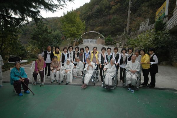 큰빛교회 사랑의 지팡이 위문 공연^^